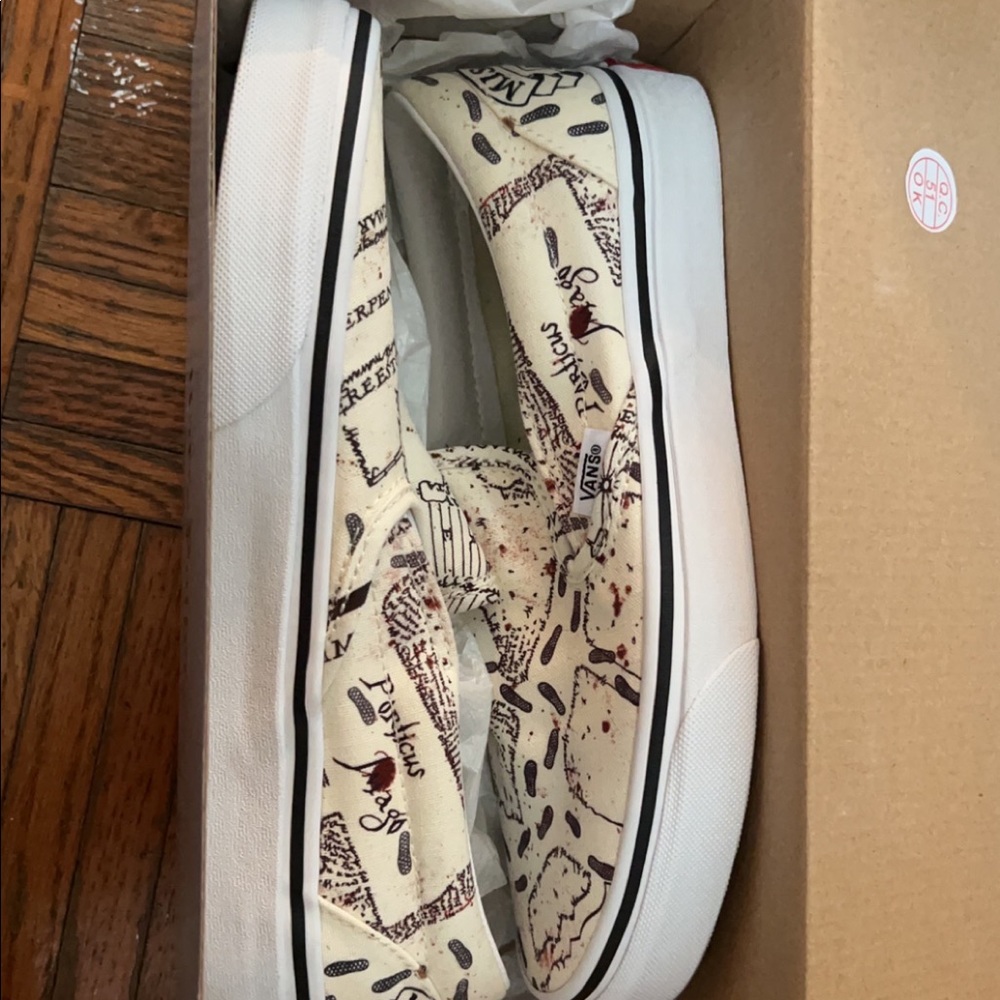 MINT CONDITION limited edition Harry Potter vans.